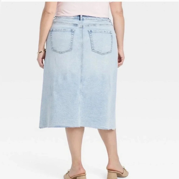 NWOT Ava & Viv A-Line Denim Midi Skirt, Light Wash, Front Slit, Plus Size 18W. - Picture 5 of 12